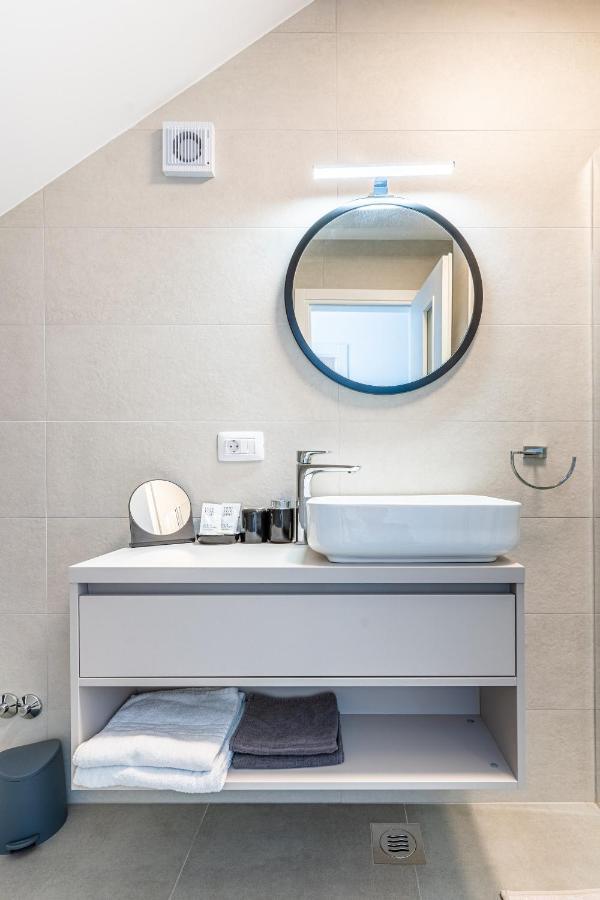 New 4 Star Apartment M&A In Town Cres Bagian luar foto